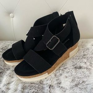 Pierre Dumas Black Wedges